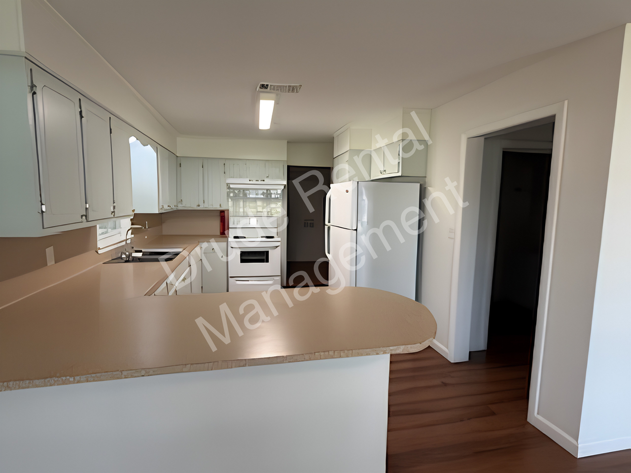 30121 Julia St - Photo 3 of 31