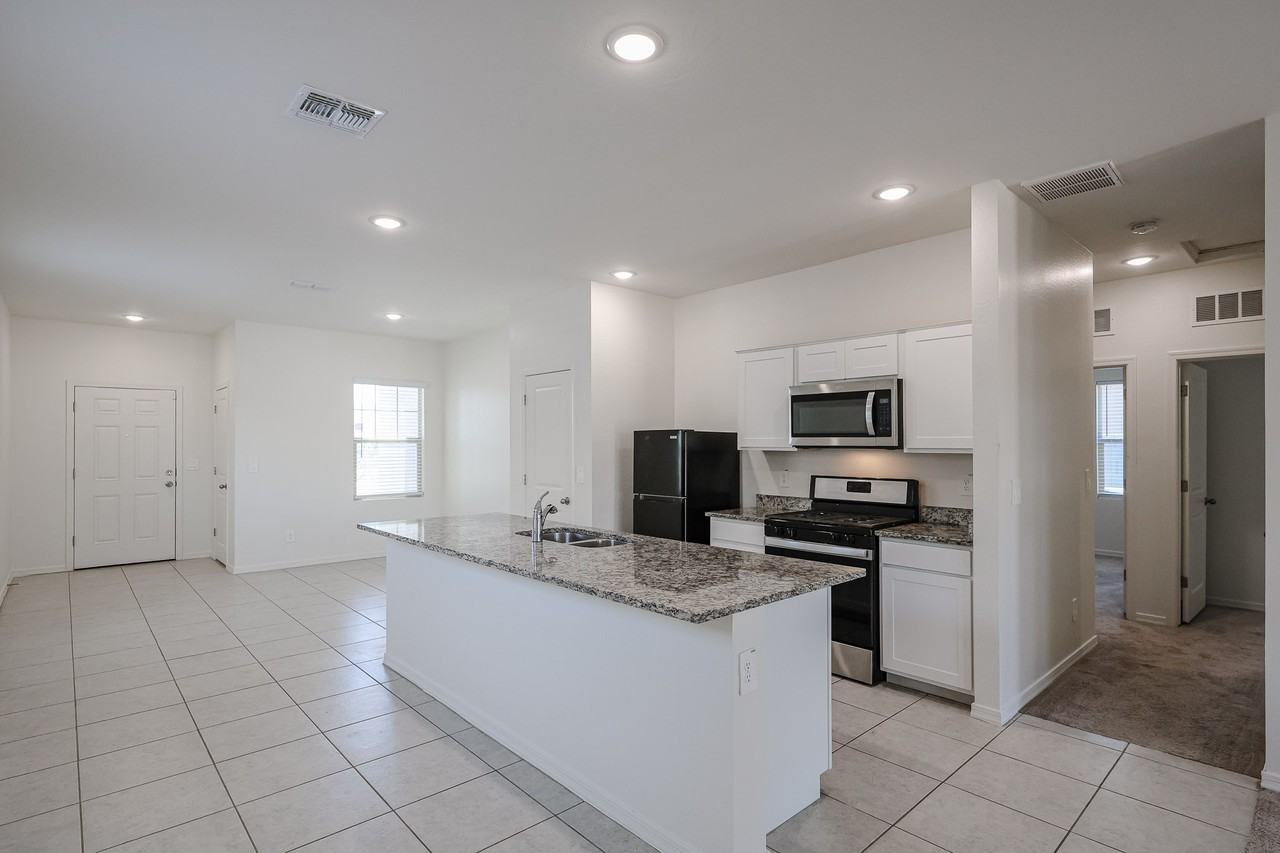 5720 W Sunrise Dr - Photo 2 of 47
