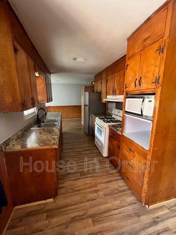 54 Cottage Dr #A - Photo 5 of 13