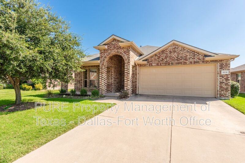 1012 Lake Hollow Dr - Photo 3 of 33