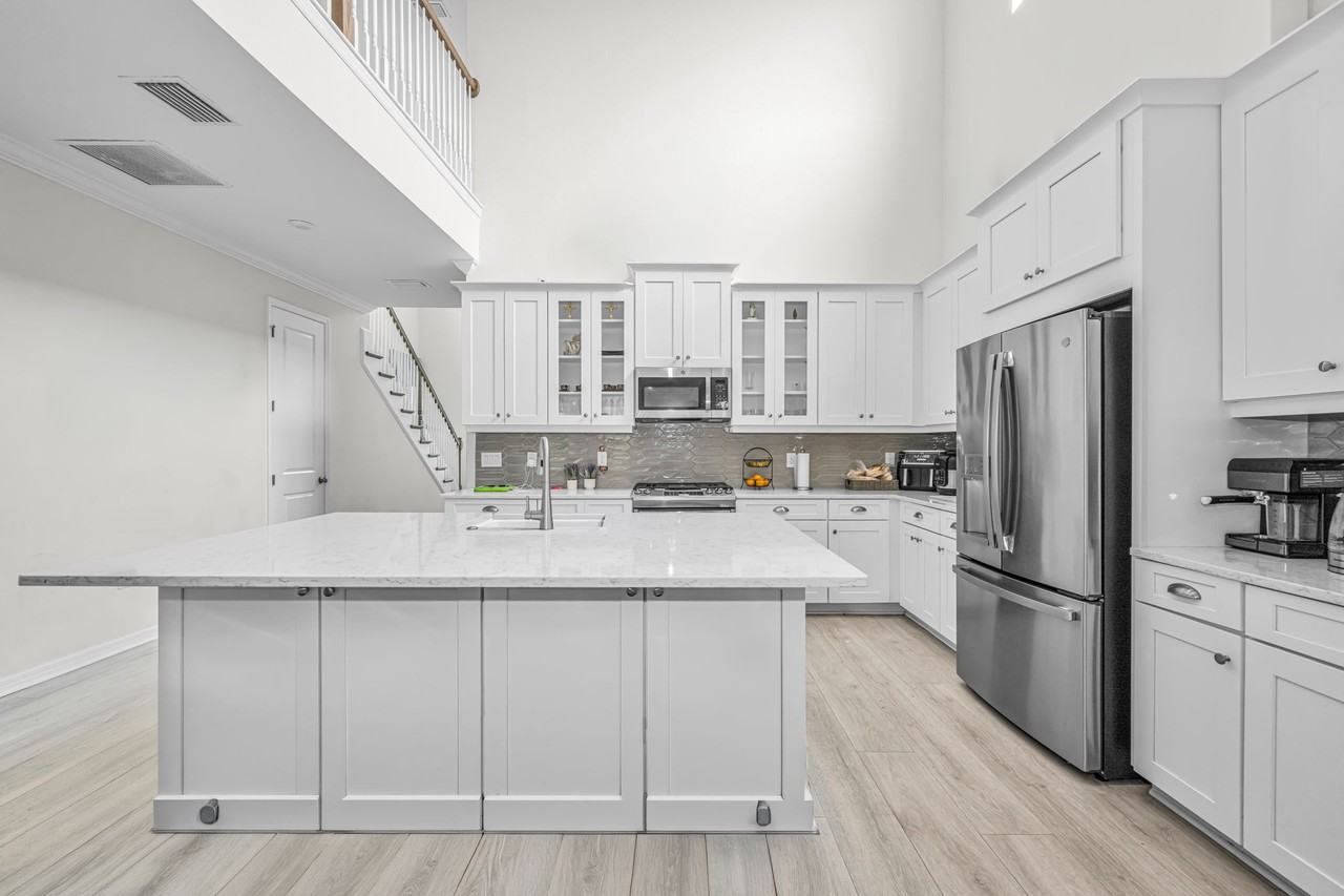 13760 Stevenson Ln - Photo 5 of 50