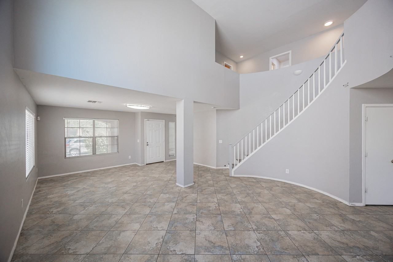 2913 W Fremont Rd - Photo 5 of 39