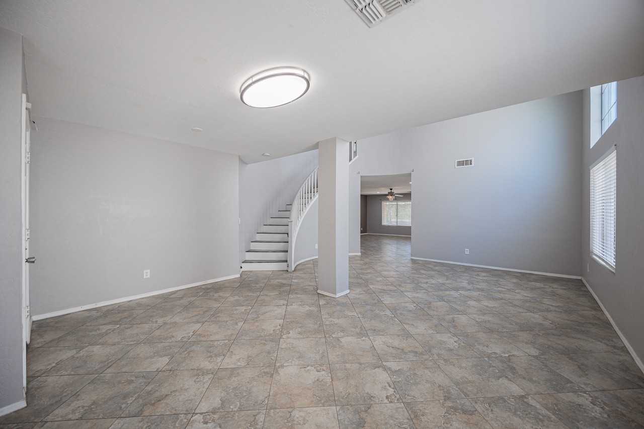 2913 W Fremont Rd - Photo 6 of 39