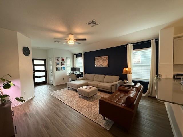 204 Longbridge Dr - Photo 2 of 20