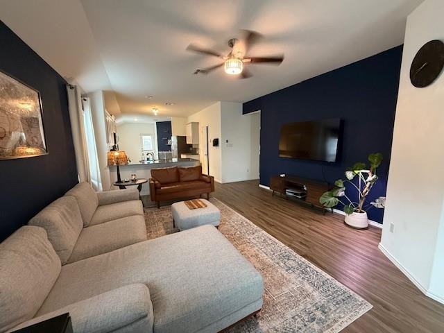 204 Longbridge Dr - Photo 3 of 20