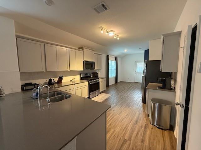 204 Longbridge Dr - Photo 4 of 20