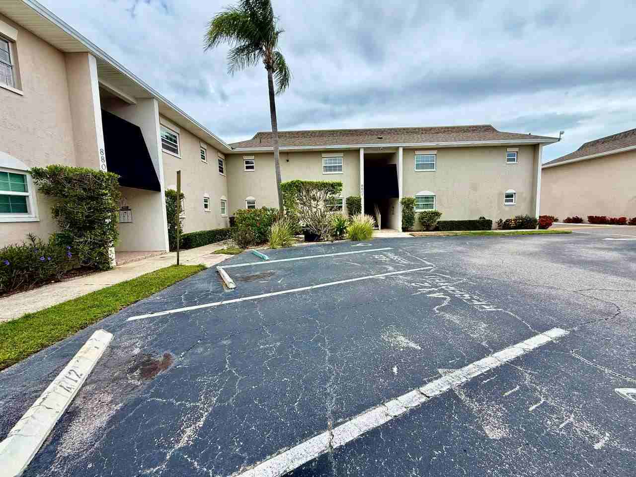 8801 Bay Pointe Dr #102 - Photo 3 of 32