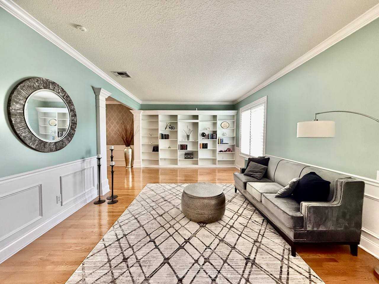 4272 Ellinwood Blvd - Photo 7 of 50