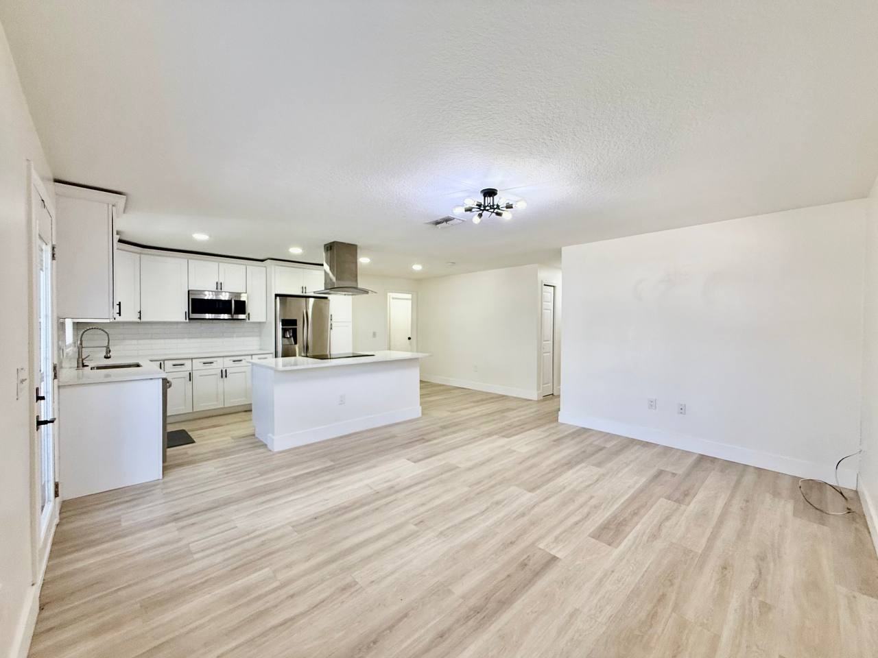 309 Fairfield St - Photo 5 of 30