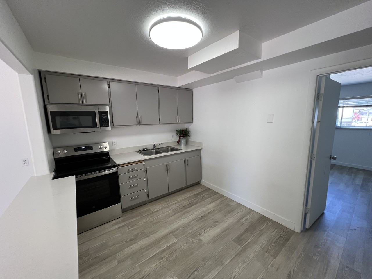 1790 W Harding Ave #1 - Photo 3 of 22