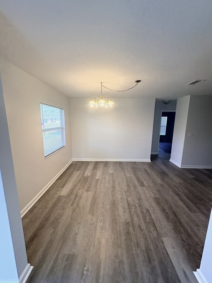 2829 Nordman Ave - Photo 6 of 21