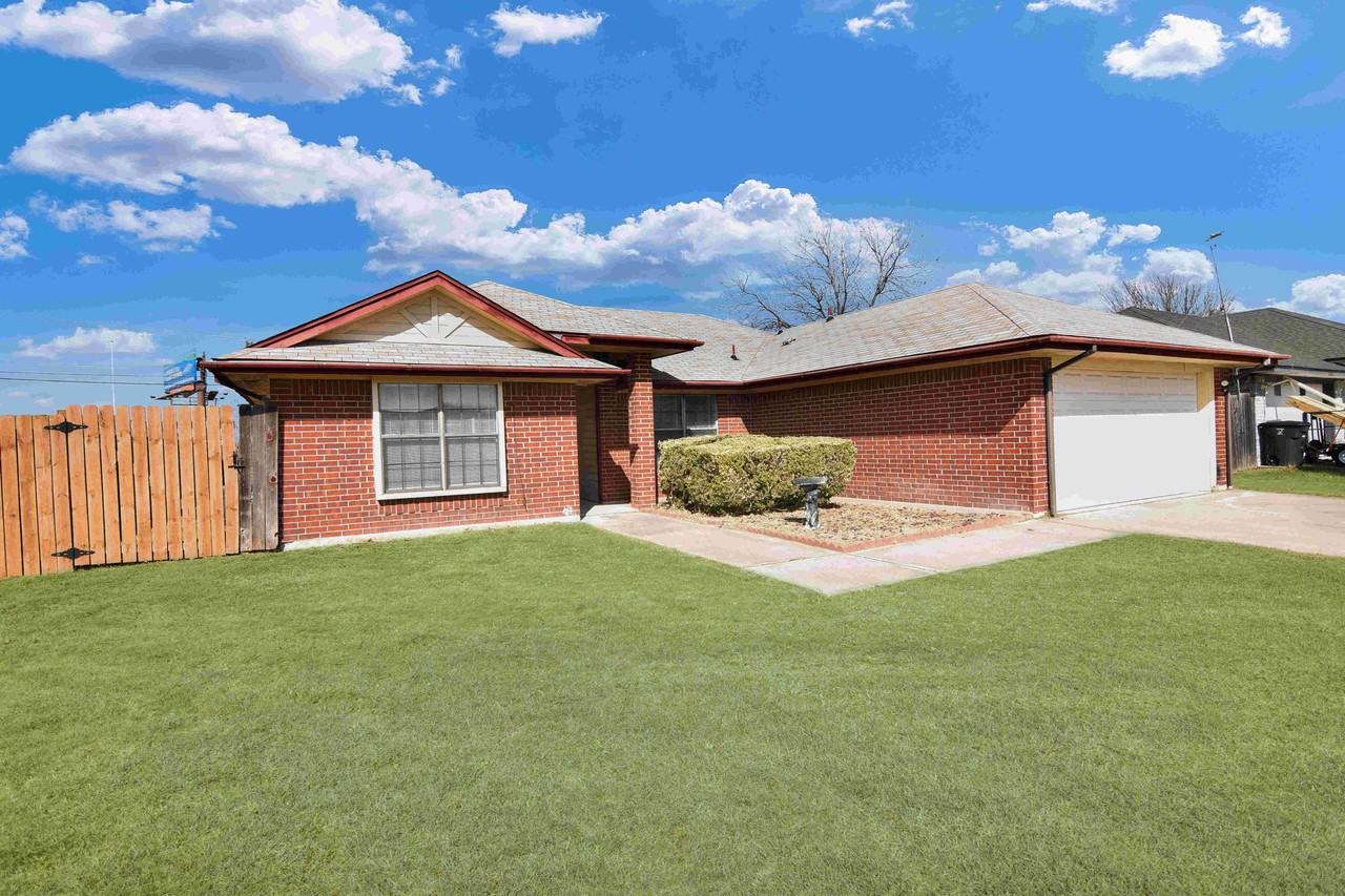 4201 Carolyn Dr - Photo 3 of 27