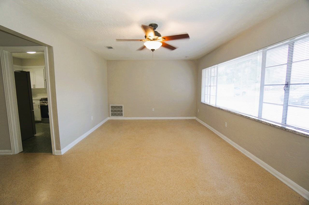 206 S West Shore Blvd - Photo 3 of 21