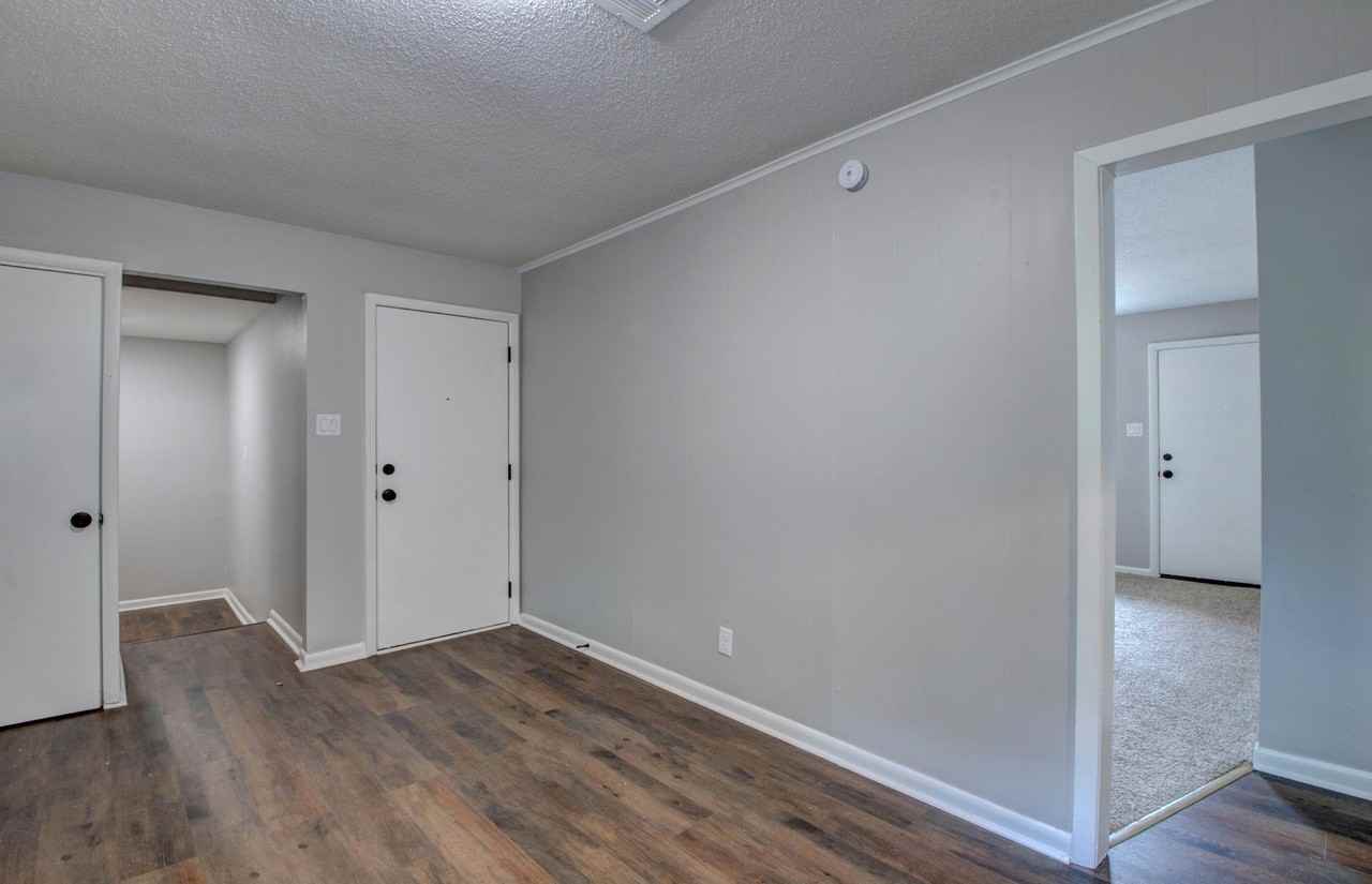 5805 Wisteria Ct - Photo 5 of 18