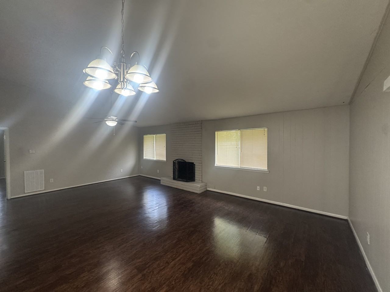 23139 Lestergate Dr - Photo 4 of 20