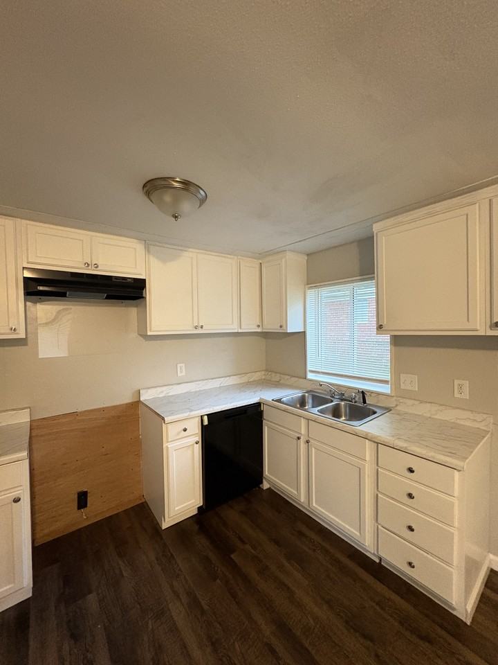 2816 Boyd St - Photo 5 of 15