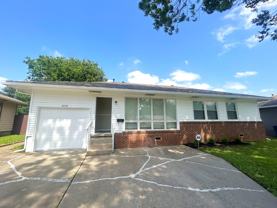 3519 S Sandusky Ave - Photo 1 of 1