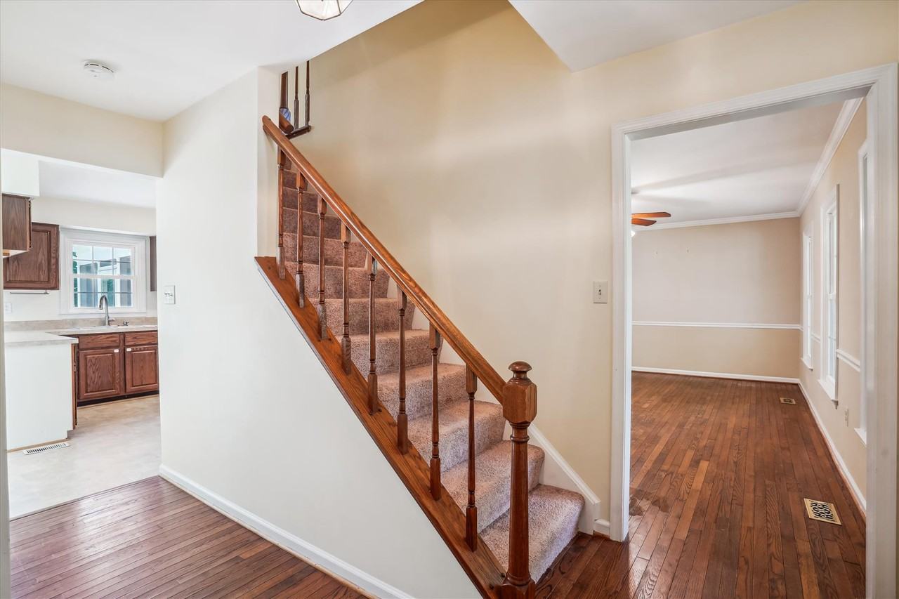 3307 Flintwood Ct - Photo 7 of 40