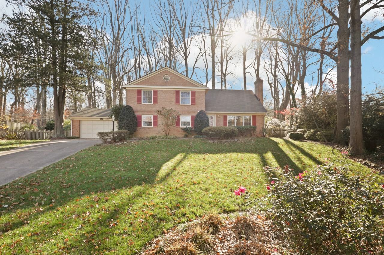 6543 Cedarwood Ct - Photo 2 of 47