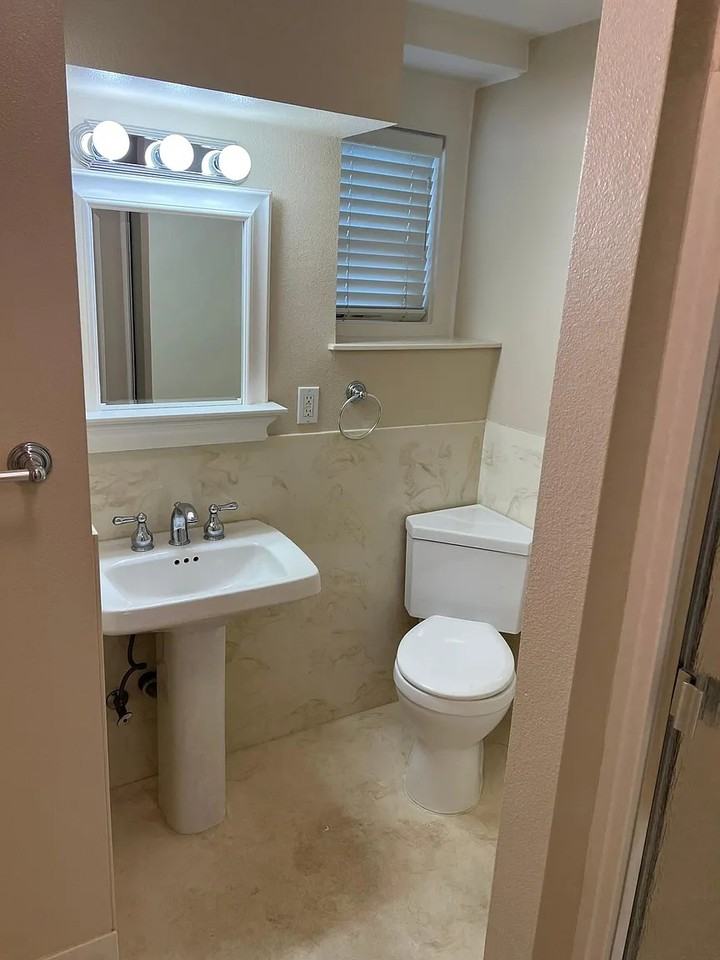 419 Tyndall St - Photo 3 of 13