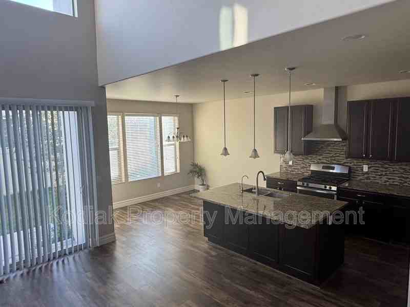 13284 S Herriman Rose Blvd - Photo 4 of 25