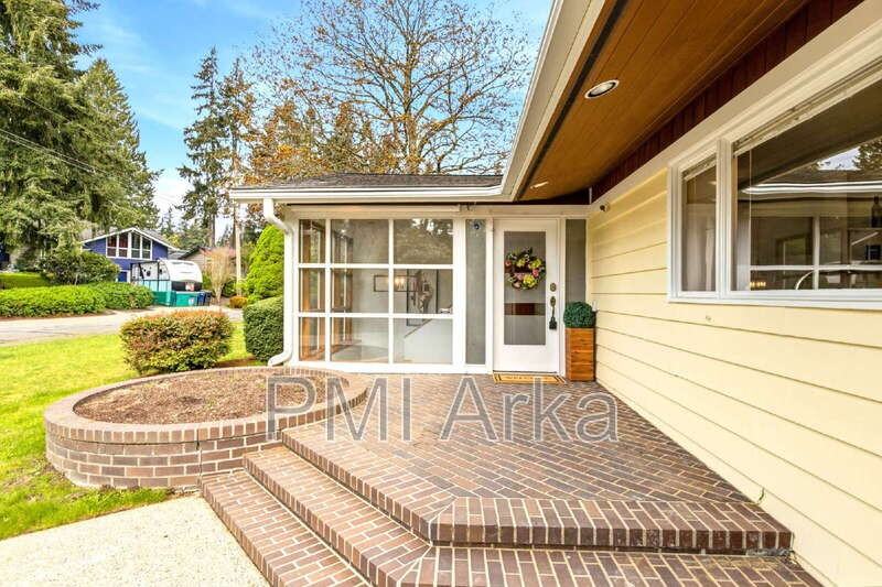 7020 137th Ave Ne - Photo 3 of 34