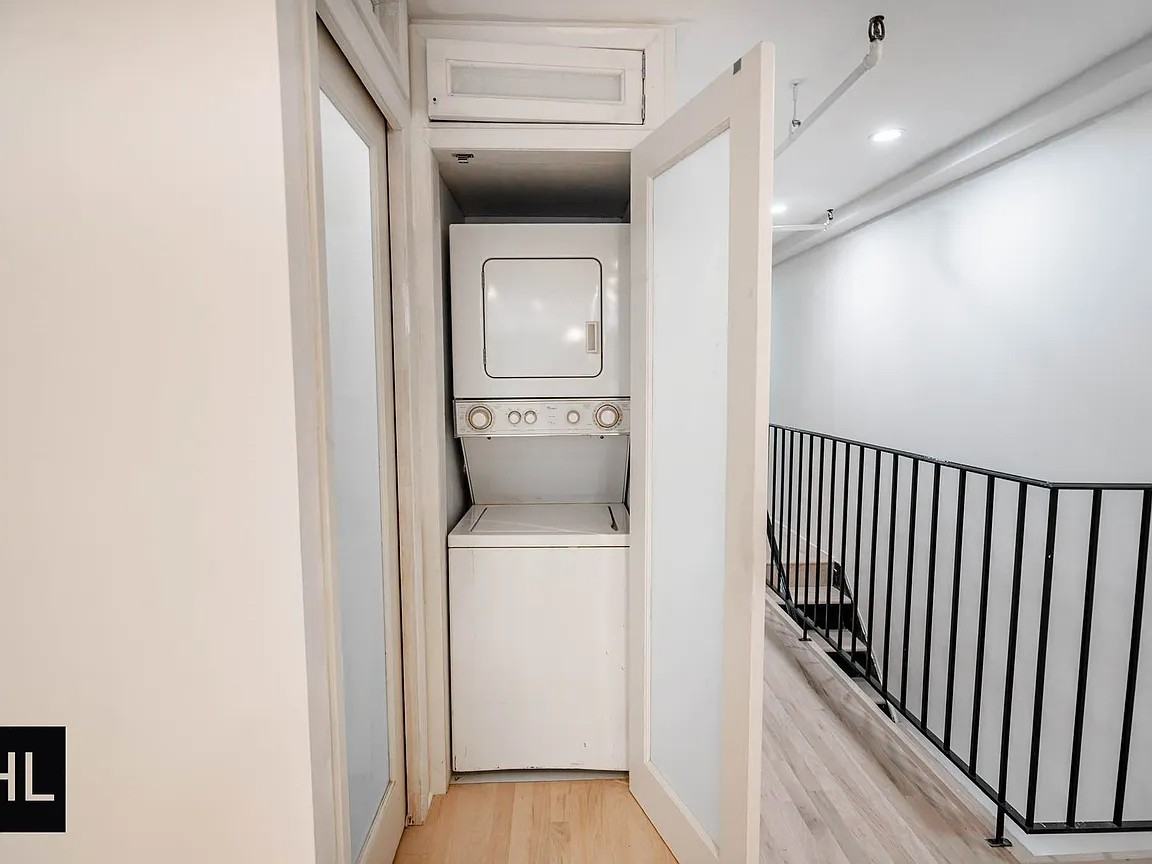 175 Carlton Ave - Photo 2 of 16