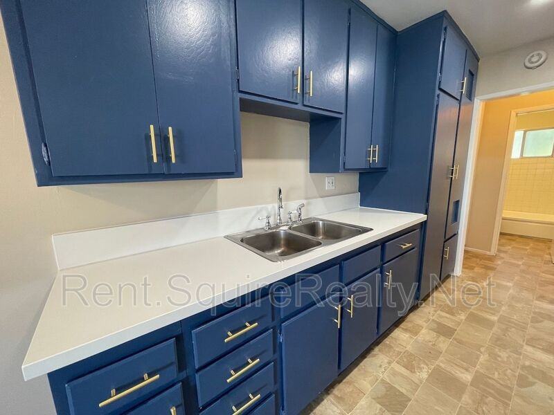 414 N San Gabriel Ave #5 - Photo 4 of 24