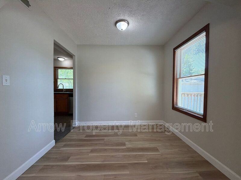 5121 Pioneers Blvd - Photo 7 of 25