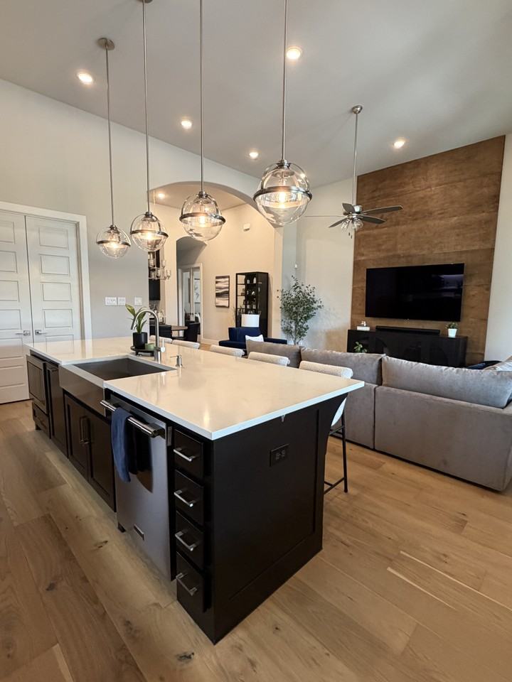 1712 Friendship Ln #NA - Photo 7 of 28