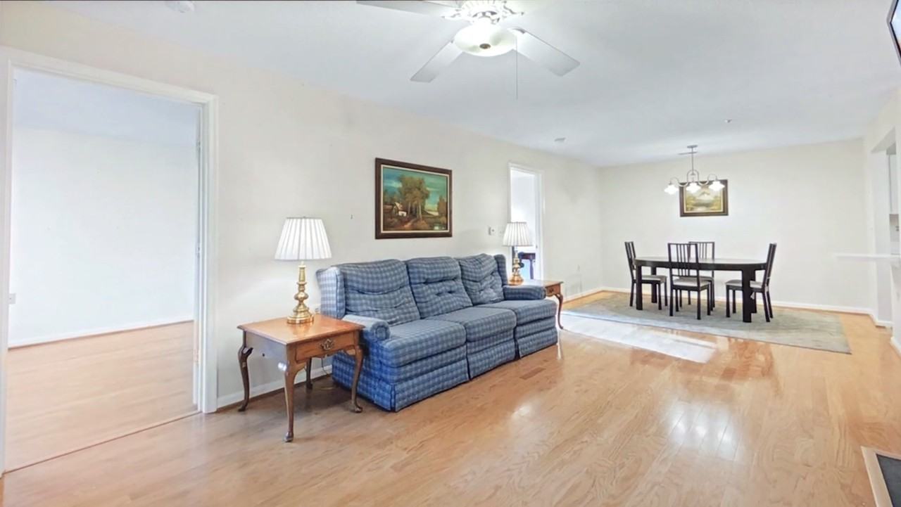 10018 Vanderbilt Cir #4 - Photo 6 of 50