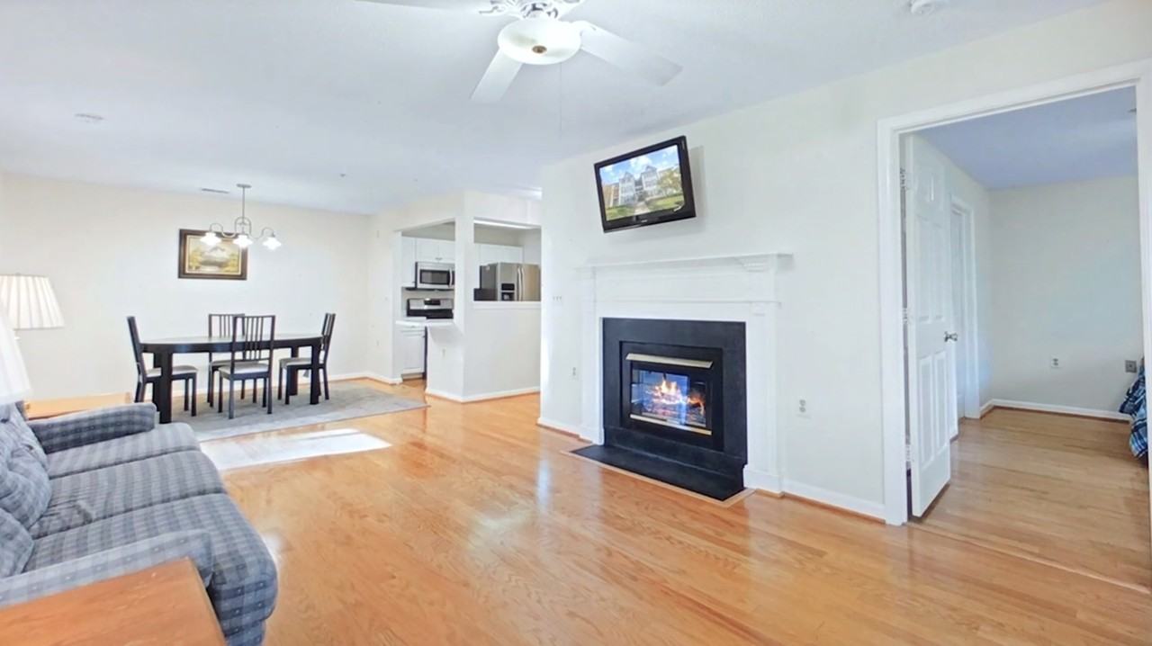 10018 Vanderbilt Cir #4 - Photo 7 of 50