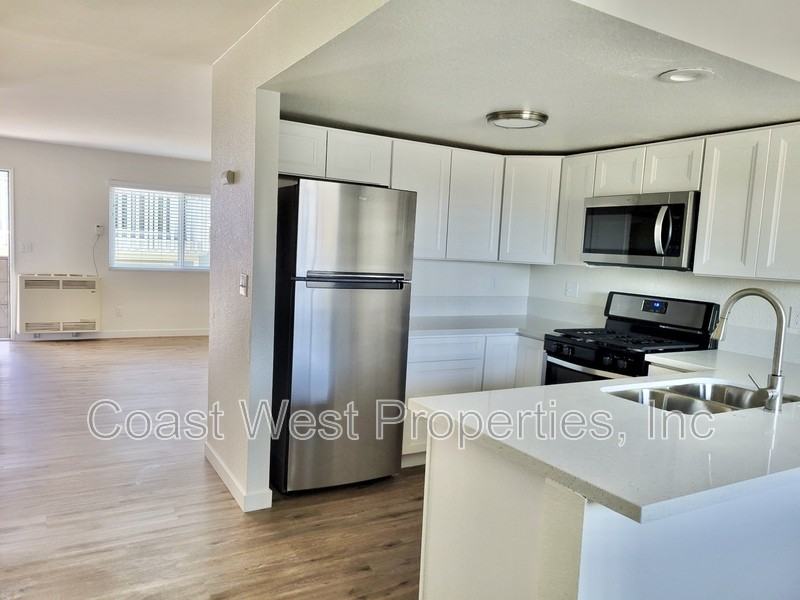 1178 Cypress Ave - Photo 5 of 14