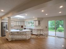7420 Hyde Park Cir - Photo 1 of 1