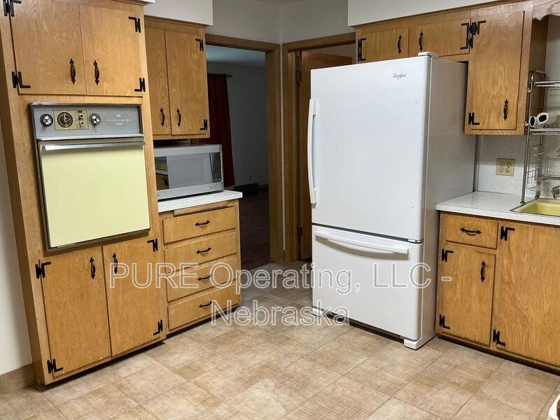 7602 Parker St - Photo 7 of 45