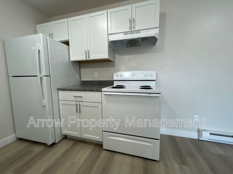902 E E St - Photo 6 of 10