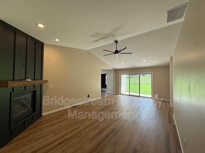 6844 Union Rd - Photo 3 of 23