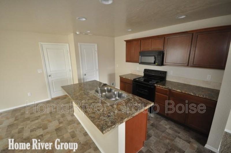 4265 S Overhill Way - Photo 3 of 22