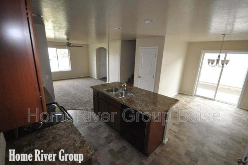 4265 S Overhill Way - Photo 4 of 22