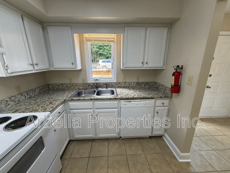 420 W Jackson Blvd #48 - Photo 5 of 22