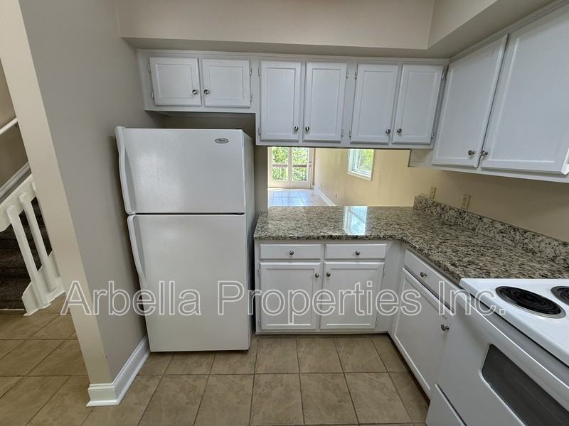 420 W Jackson Blvd #48 - Photo 6 of 22