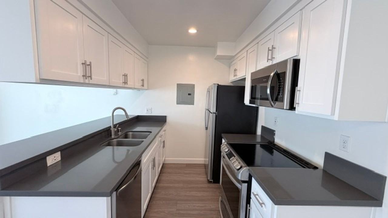 Wardlow Apartments - Photo 4 of 19