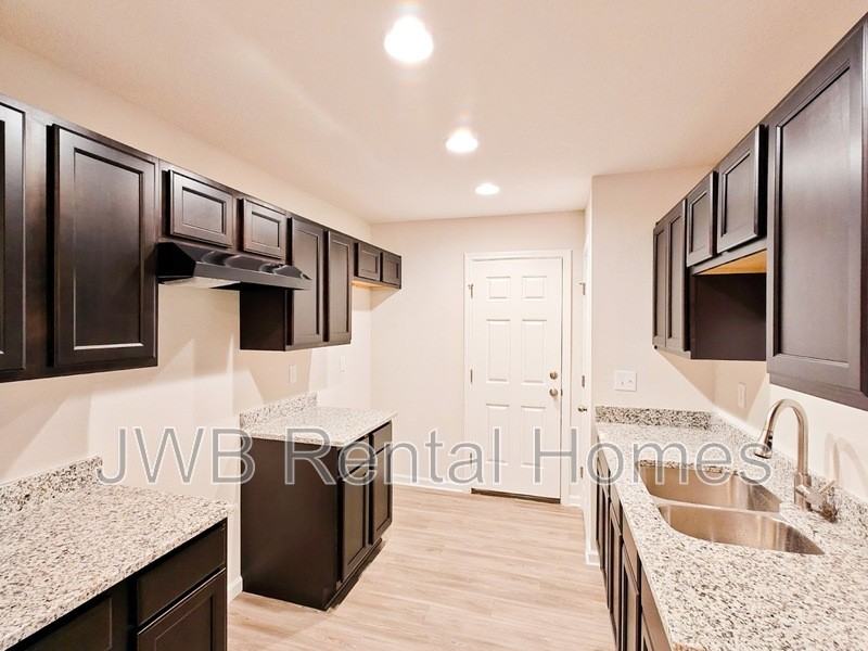 3848 Soutel Dr - Photo 2 of 11
