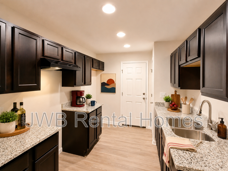 3848 Soutel Dr - Photo 3 of 11