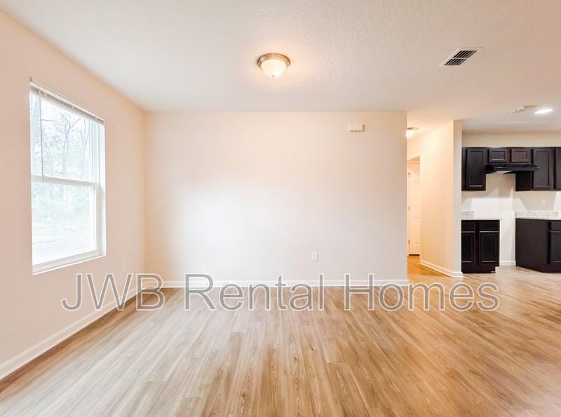 3848 Soutel Dr - Photo 4 of 11