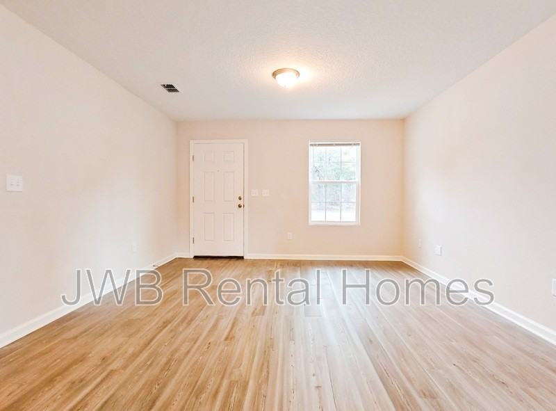 3848 Soutel Dr - Photo 6 of 11