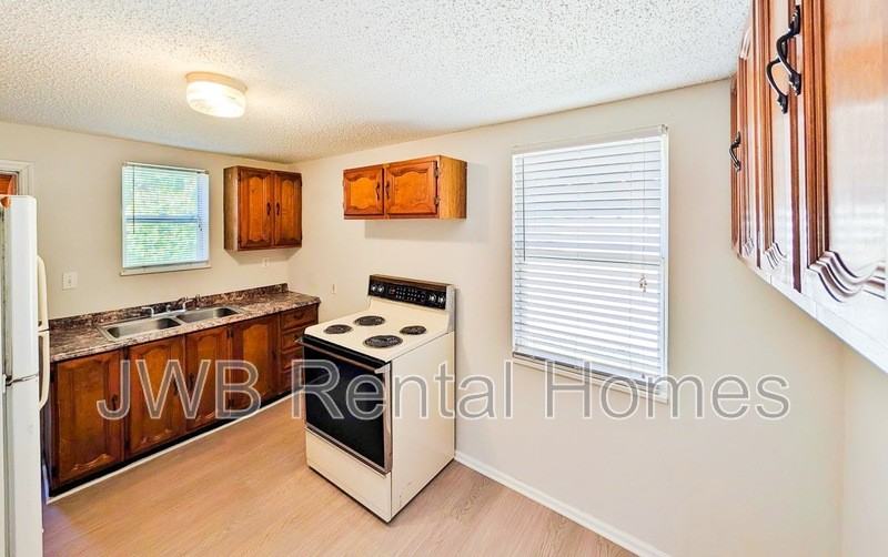 1610 Minerva Ave - Photo 2 of 13