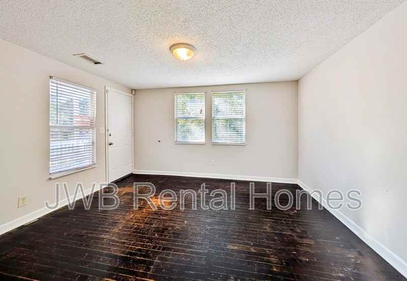 1610 Minerva Ave - Photo 4 of 13