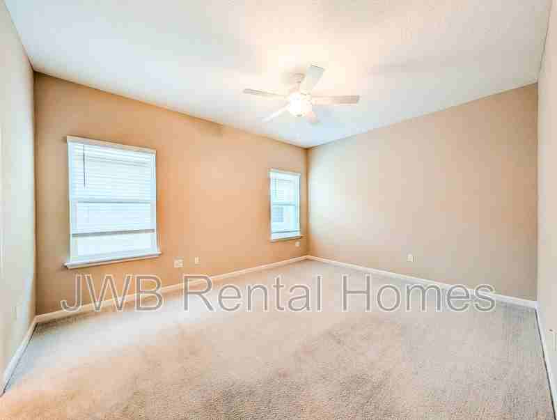 7236 Jemmah Ln - Photo 7 of 23
