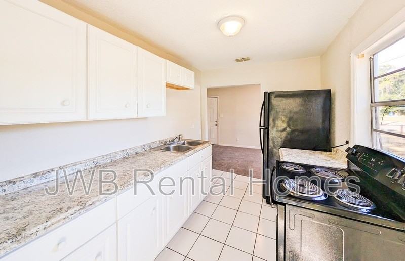 3216 Duane Ave - Photo 2 of 12